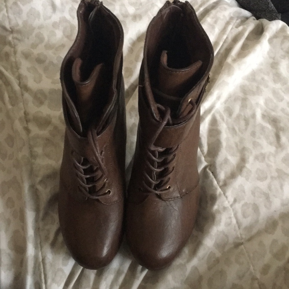 Heel boots